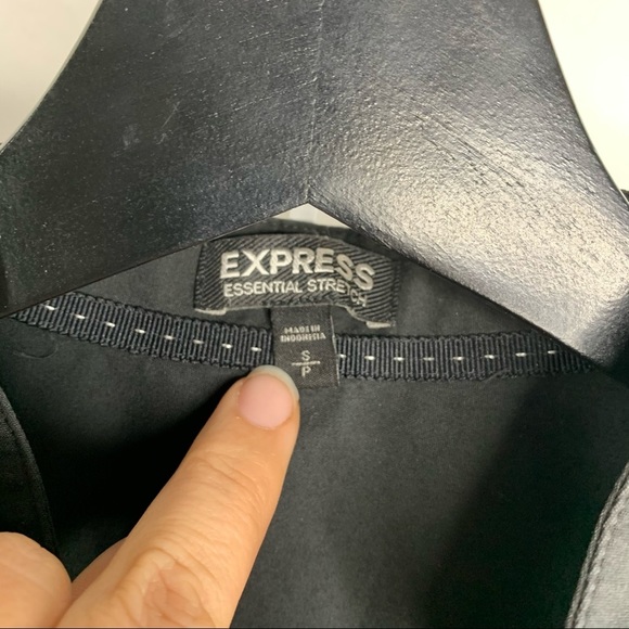 Express Ruched Short Sleeve Top - Picture 9 of 11